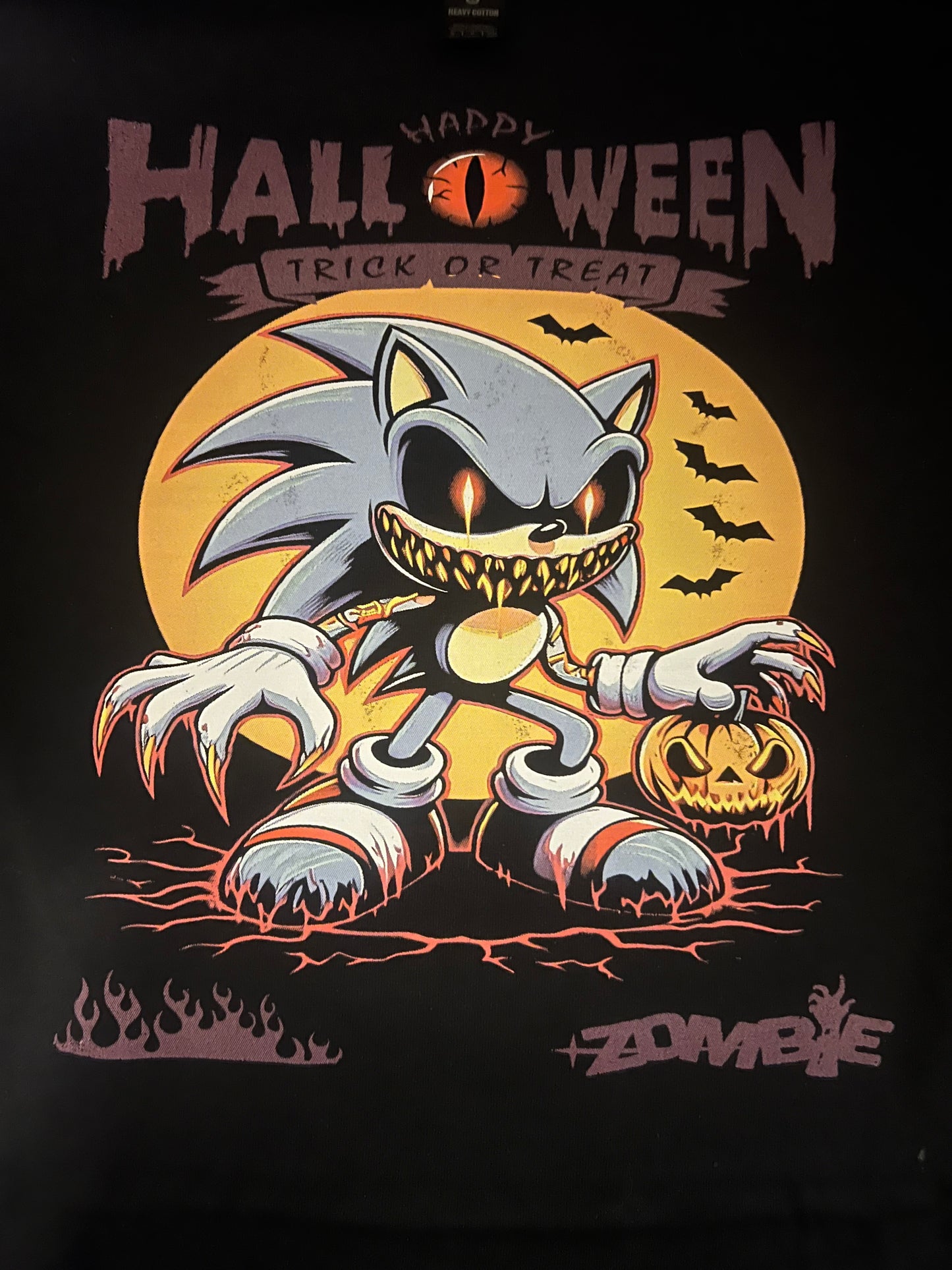 Camiseta de Sonic the Hedgehog con el personaje zombie